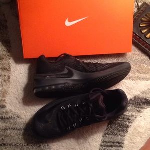 Nike Air Max Infuriate Basketball Ball Shoes